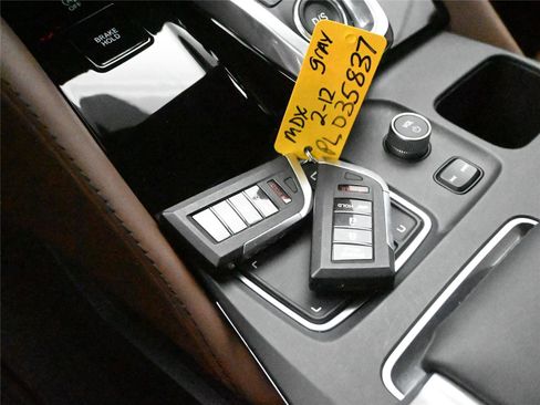 Certified 2023 Acura MDX SH-AWD w/ Advance Package image 6