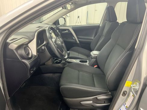 Used 2017 Toyota RAV4 XLE AWD/4WD image 20