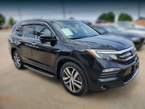 Used 2018 Honda Pilot Touring image 18