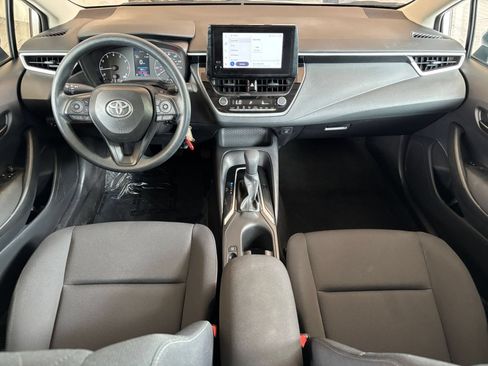 Used 2025 Toyota Corolla LE FWD image 31