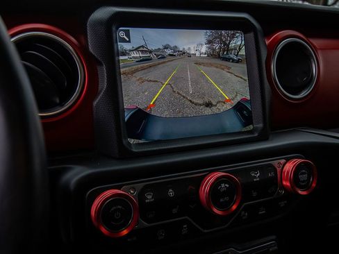 Used 2021 Jeep Gladiator Rubicon image 15