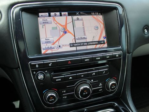 Used 2013 Jaguar XJ AWD image 15