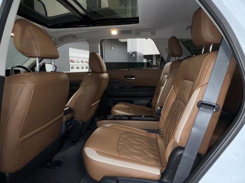 New 2026 Nissan Pathfinder Platinum AWD/4WD image 13