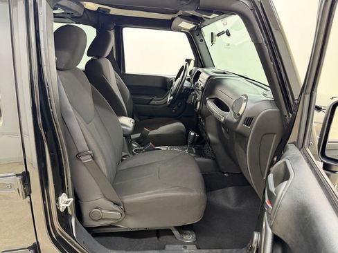 Used 2017 Jeep Wrangler Unlimited Sport w/ Connectivity Group image 9