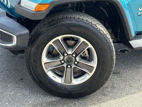 Used 2019 Jeep Wrangler Unlimited Sahara image 40