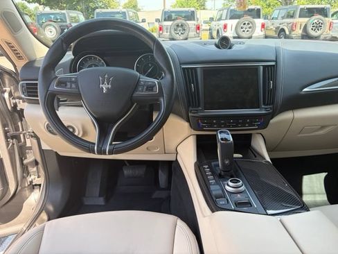 Used 2022 Maserati Levante Modena AWD/4WD image 16