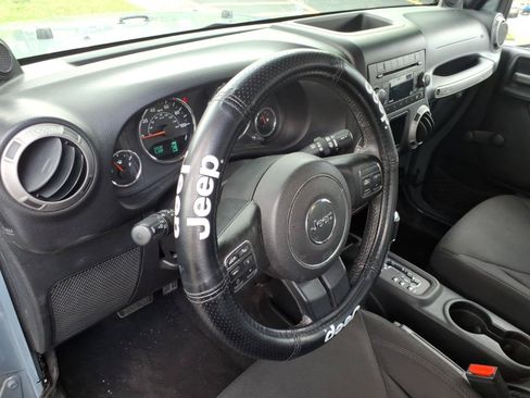 Used 2014 Jeep Wrangler Unlimited Sport w/ Max Tow Package AWD/4WD image 3