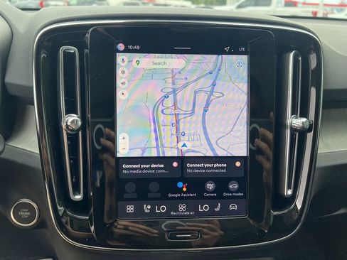 New 2026 Volvo XC40 B5 Plus w/ Protection Package Premier AWD/4WD image 21