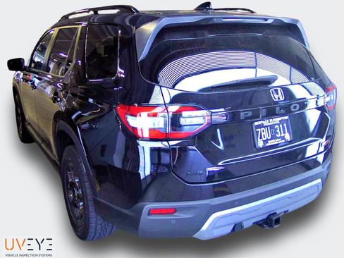 Used 2024 Honda Pilot TrailSport image 5