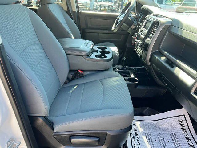Used 2018 RAM 3500 Tradesman w/ Chrome Appearance Group AWD/4WD image 12