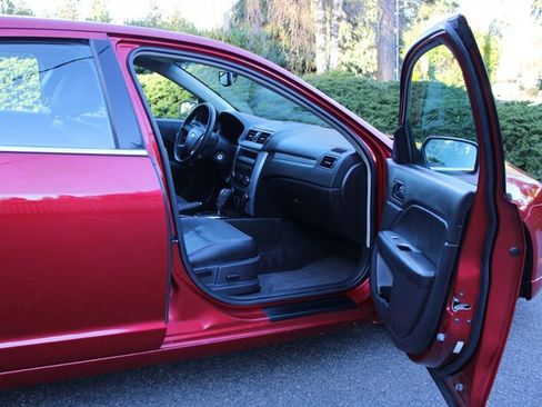Used 2010 Ford Fusion SEL image 14