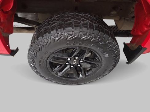 Used 2020 Chevrolet Silverado 1500 LT Trail Boss image 32