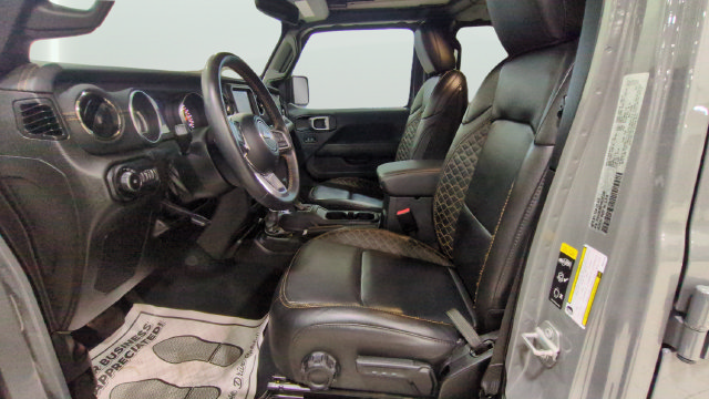 Used 2022 Jeep Wrangler Unlimited Sahara AWD/4WD image 15