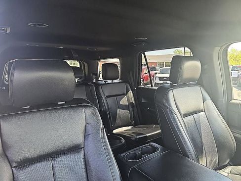 Used 2019 Ford Expedition XLT w/ Equipment Group 202A AWD/4WD image 44