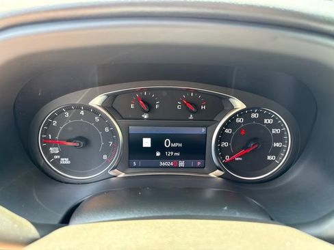 Used 2023 GMC Acadia SLT AWD/4WD image 13
