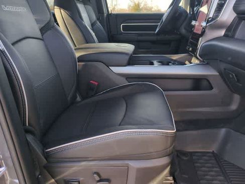 New 2026 RAM 2500 Laramie AWD/4WD image 22