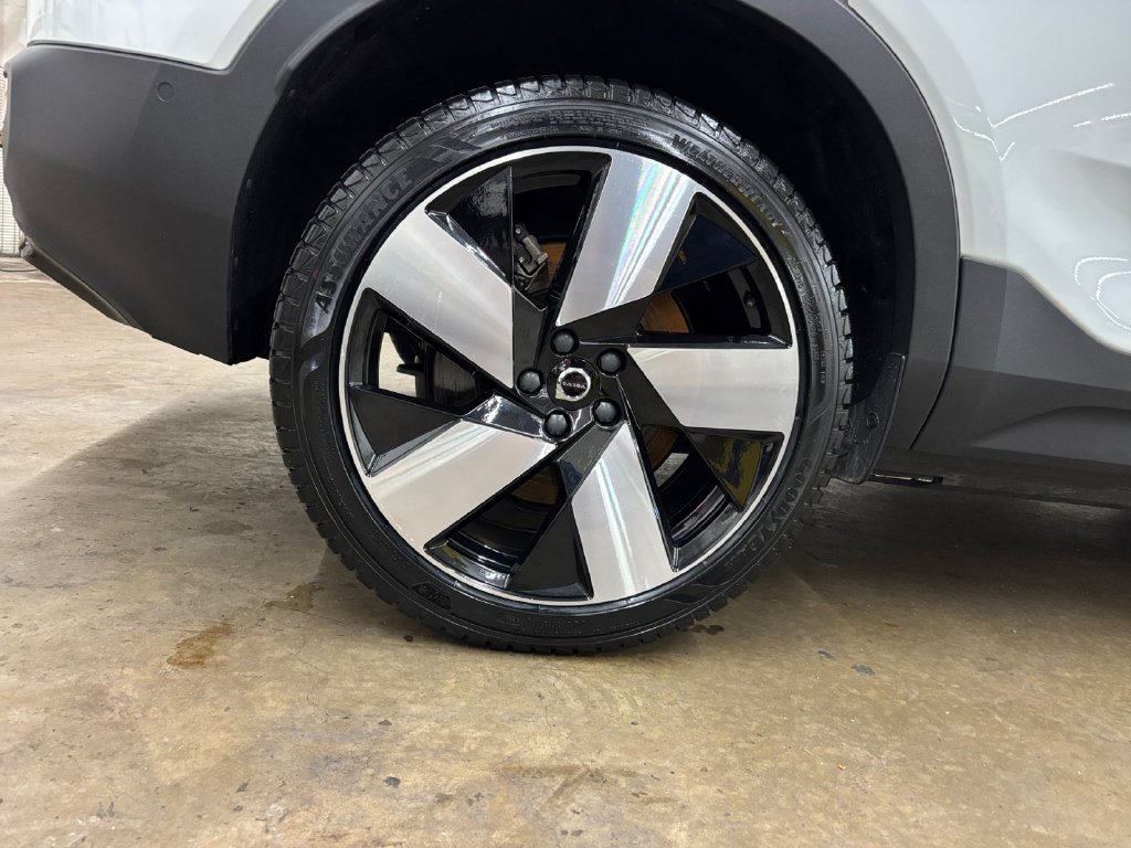 Certified 2023 Volvo C40 P8 Recharge Ultimate AWD/4WD image 39
