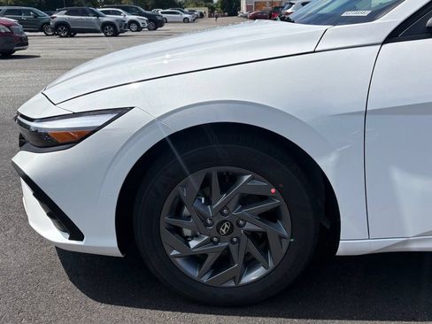 New 2026 Hyundai Elantra Hybrid FWD image 10