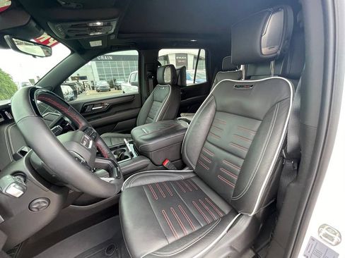 Used 2025 GMC Yukon AT4 Ultimate w/ LPO, Floor Liner Package AWD/4WD image 20