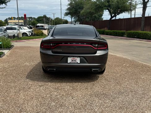 Used 2021 Dodge Charger SXT RWD image 9