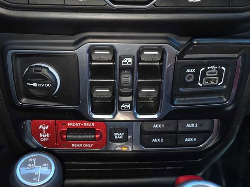 Used 2023 Jeep Wrangler Unlimited Rubicon 4xe AWD/4WD image 28