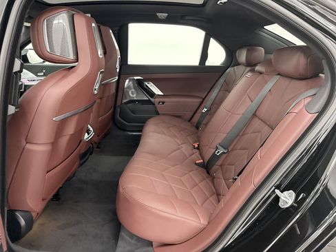 New 2025 BMW 760i xDrive w/ Premium Package image 12