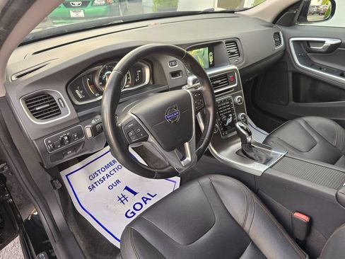 Used 2016 Volvo V60 T5 Cross Country AWD/4WD image 10