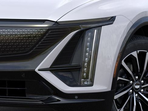 New 2025 Cadillac Lyriq Sport image 10