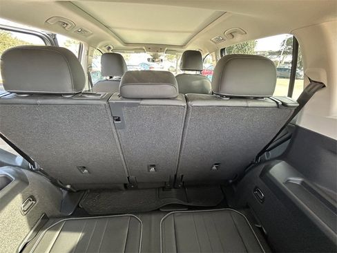 Used 2023 Volkswagen Tiguan SE image 15