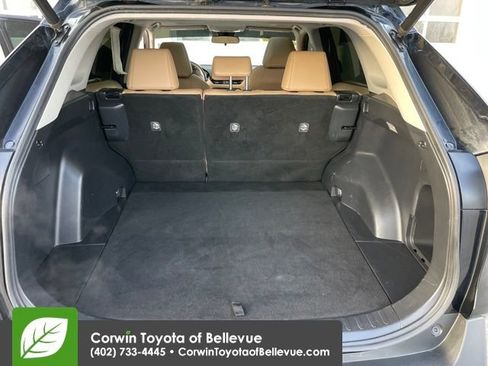 Used 2019 Toyota RAV4 XLE Premium image 22
