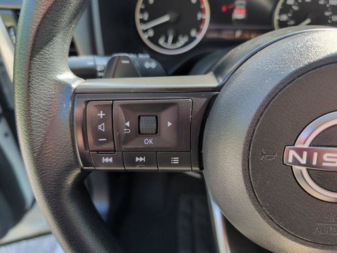 Used 2024 Nissan Rogue SV FWD image 19