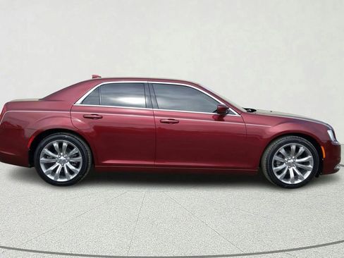 Used 2019 Chrysler 300 Touring L w/ Quick Order Package 22F image 7