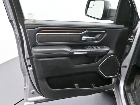 Used 2022 RAM 1500 Laramie AWD/4WD image 9