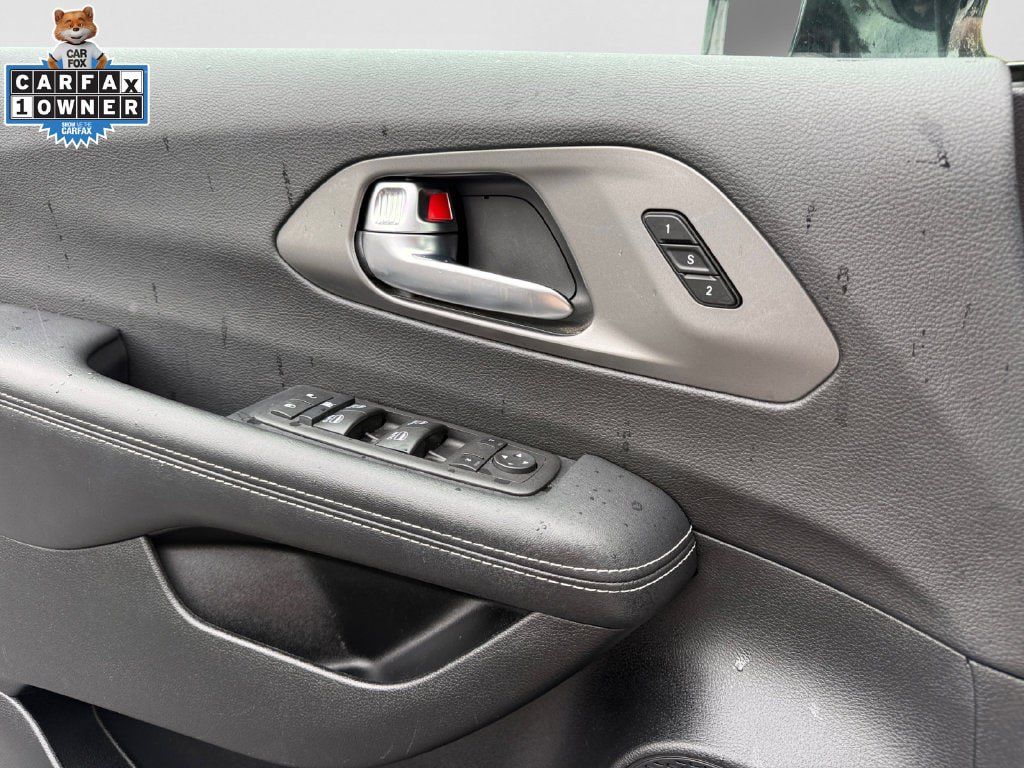 Used 2025 Chrysler Pacifica Select FWD image 25