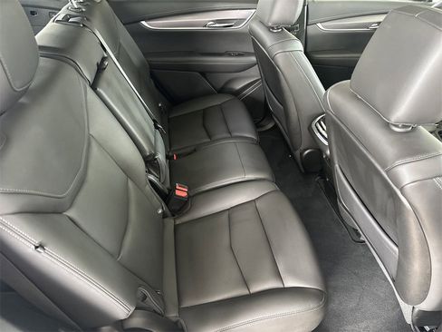 New 2025 Cadillac XT6 Luxury image 30