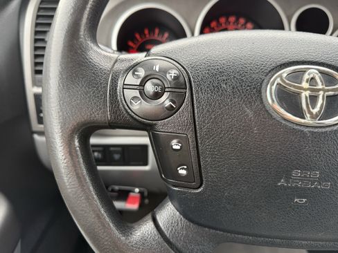 Used 2011 Toyota Tundra 4x4 CrewMax image 14