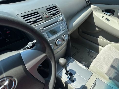 Used 2011 Toyota Camry LE w/ LE Extra-Value Pkg FWD image 20