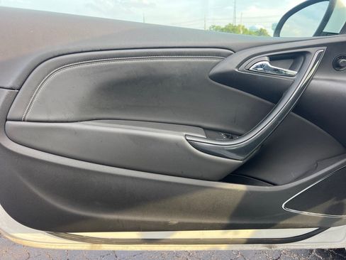 Used 2019 Buick Cascada Premium FWD image 12