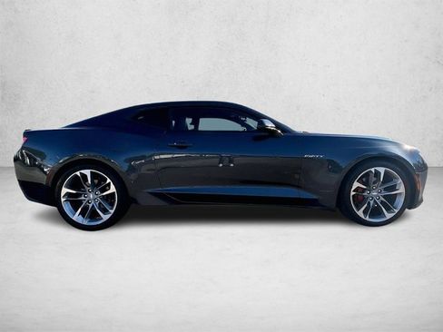 Used 2017 Chevrolet Camaro LT image 5