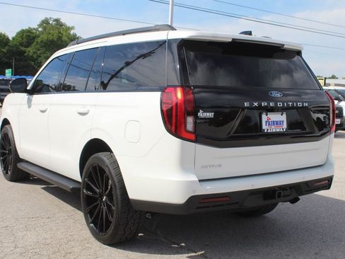 New 2026 Ford Expedition Active RWD image 8