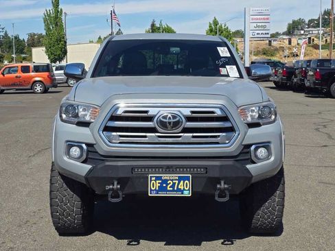 Used 2019 Toyota Tacoma Limited AWD/4WD image 5