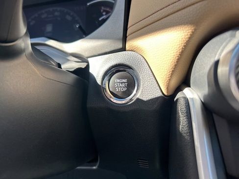 Used 2020 Toyota RAV4 Limited image 25