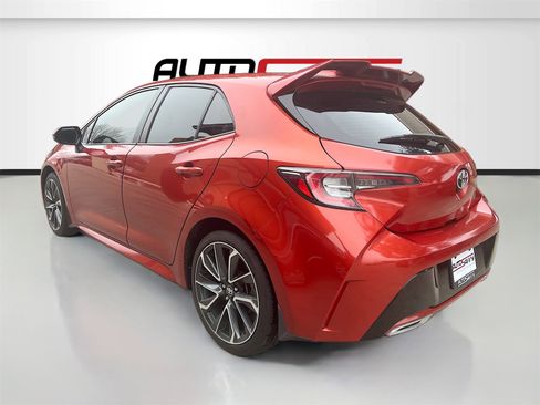 Used 2019 Toyota Corolla XSE image 5