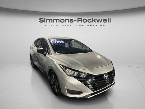 Used 2024 Nissan Versa S w/ S Plus Package image 2