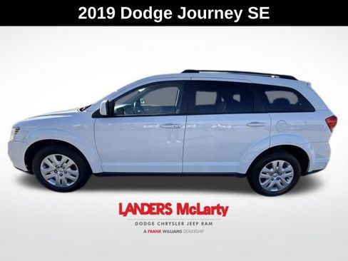 Used 2019 Dodge Journey SE image 3