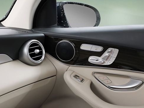 Used 2022 Mercedes-Benz GLC 300 image 36