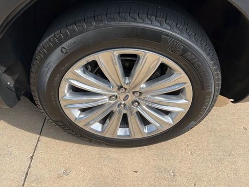 Used 2022 Ford Explorer Limited w/ Equipment Group 301A image 16