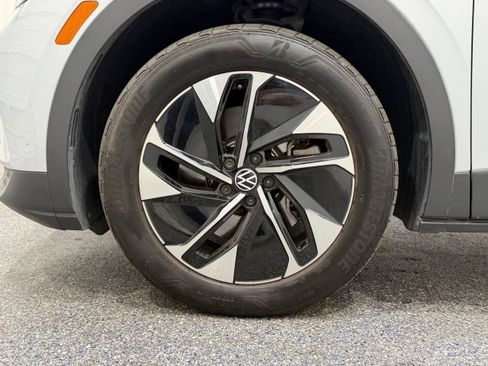 Used 2022 Volkswagen ID.4 Pro AWD/4WD image 11