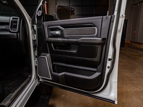 Used 2020 RAM 2500 Laramie image 36