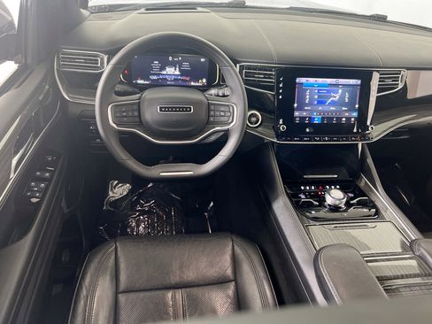 Used 2022 Jeep Wagoneer Series III w/ Flexible Seating Group image 22